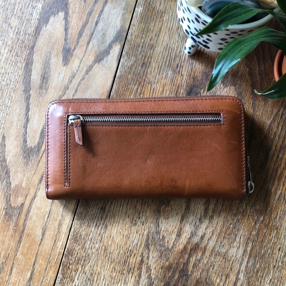 Fossil Leather Zip Around Clutch - Picture 2 of 6